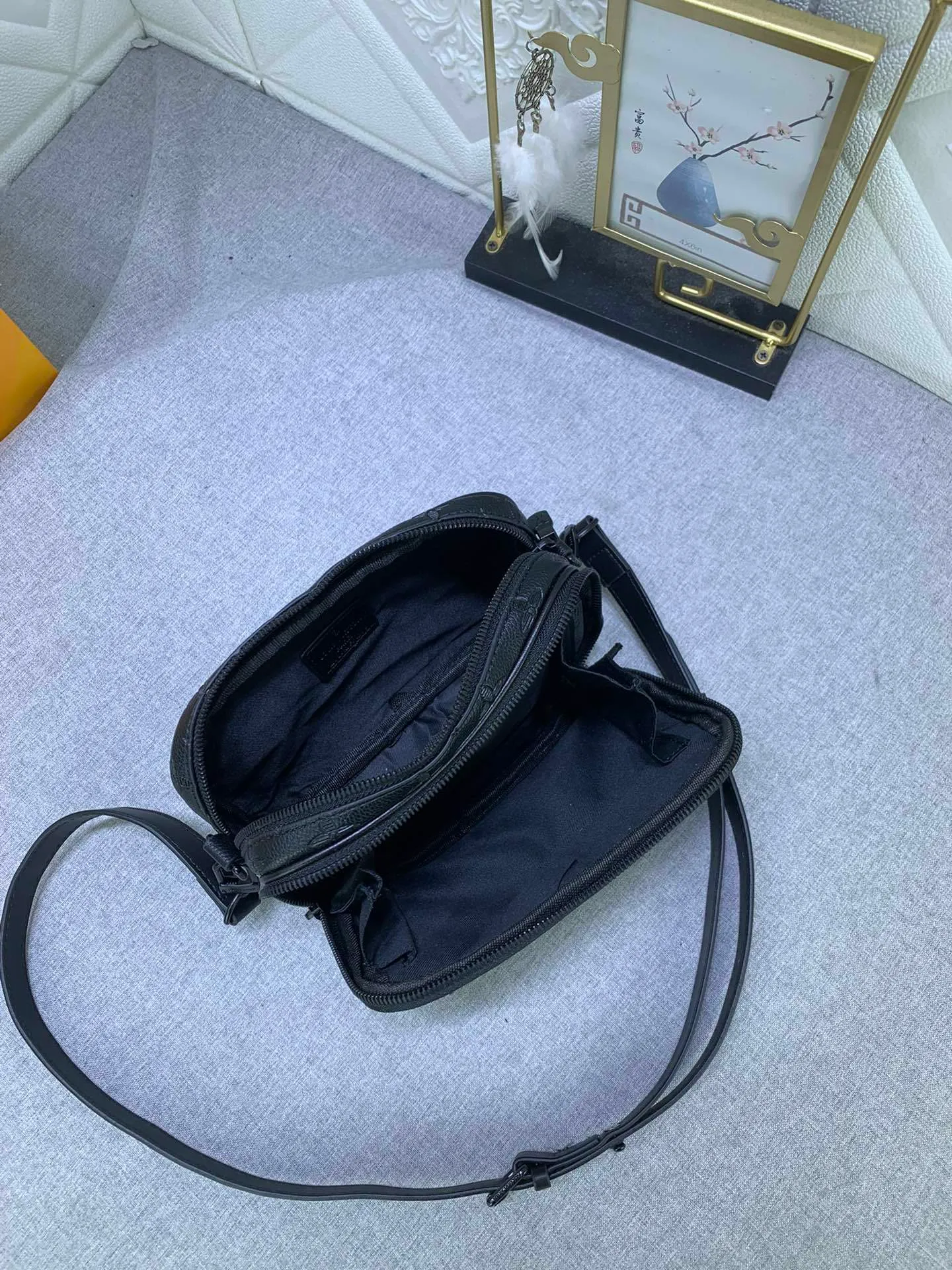 All Categories Official Website "Brand Women's Bags" Women's Bags 💙 LV 2024 New LV Crossbody Bag