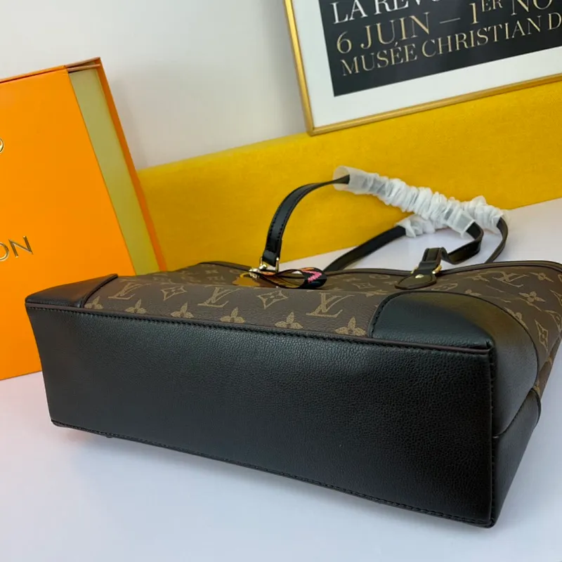 All categories Official website "Brand Women's Bags" Women's Bags 💙 LV 2022 Official New LV Shopping Bag Wholesale 58002200 High Quality Size: 35-26-11CM