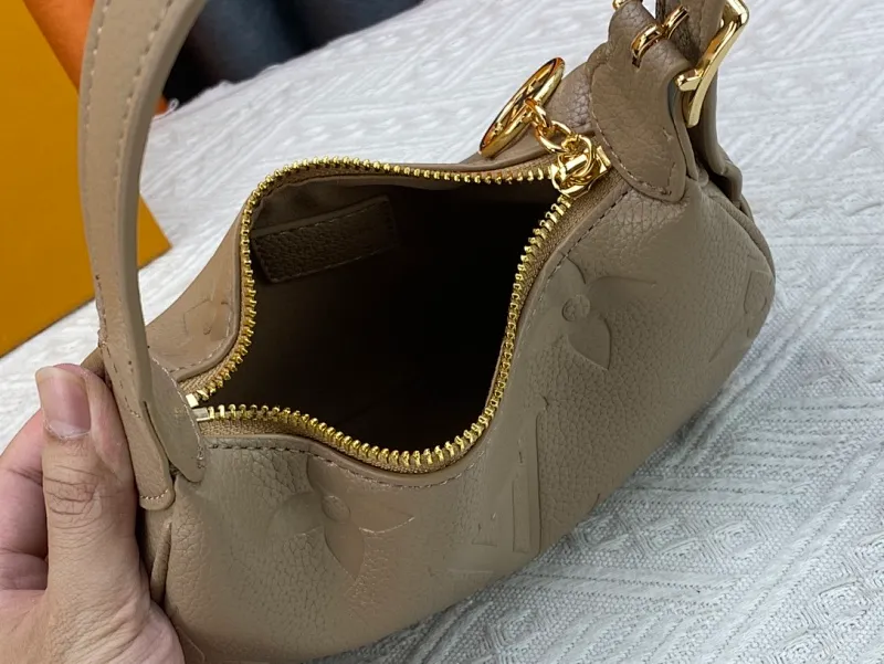 All Categories Official Website "Brand Women's Bags" Women's Bags 💙 LV 2023 New LV Underarm Bag
