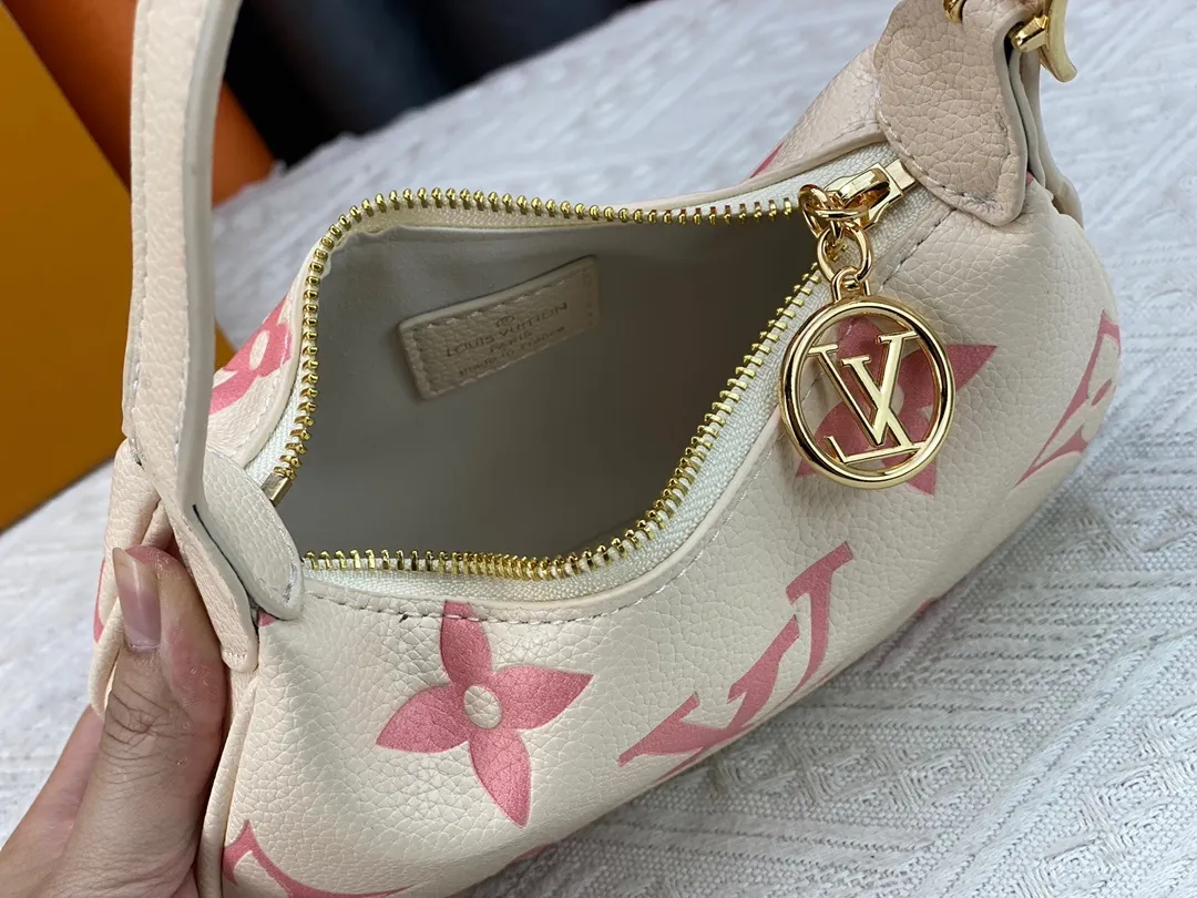 All Categories Official Website "Brand Women's Bags" Women's Bags 💙 LV 2023 New LV Underarm Bag