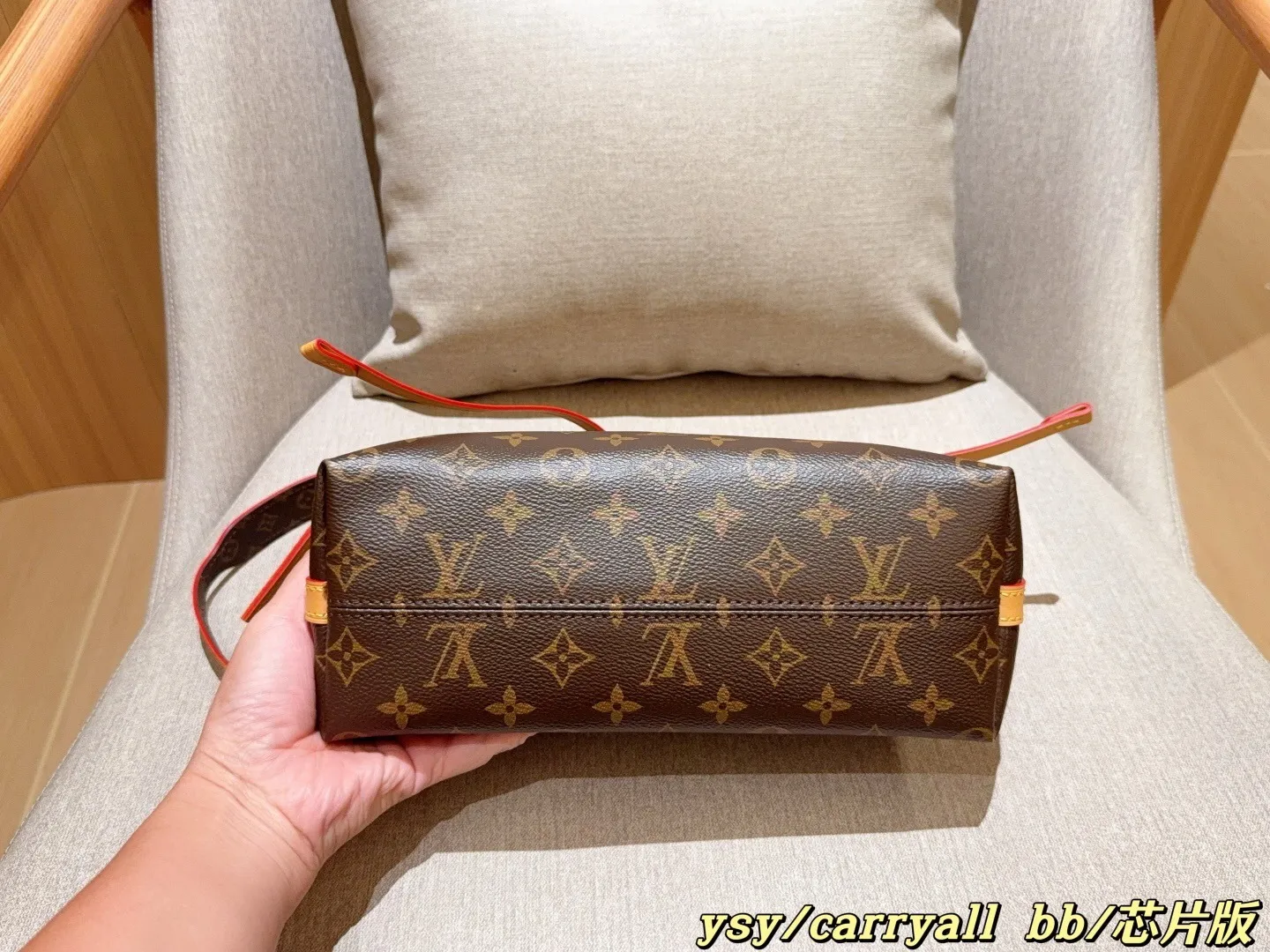 All categories Official website "Brand Women's Bags" Women's Bags 💙 LV 2025 new LV armpit bag