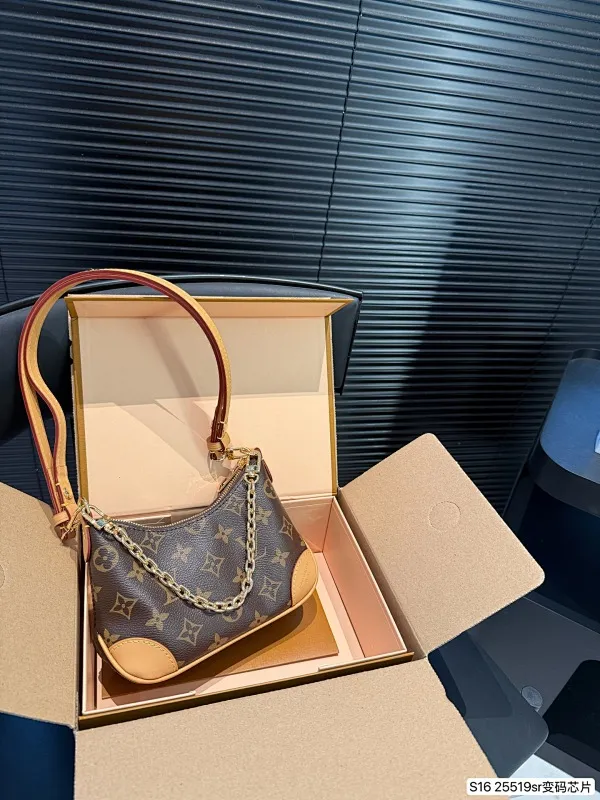 All categories Official website "Brand Women's Bags" Women's Bags 💙 LV 2025 new LV armpit bag