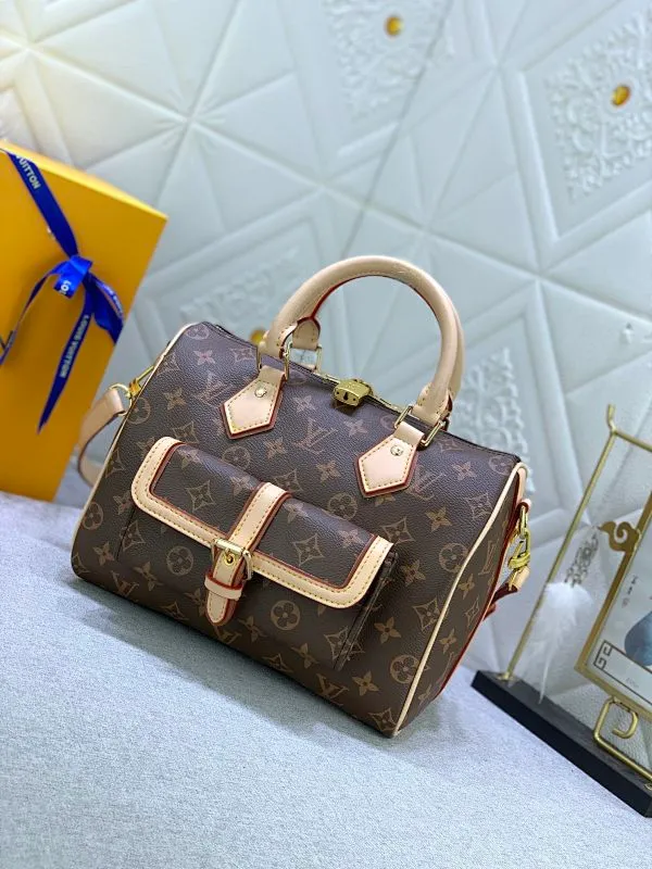 All Categories Official Website "Brand Women's Bags" Women's Bags 💙 LV (new silk screen pillow bag) The compact SPEEDY BANDOULIÈRE 25 handbag reshapes its elegant silhouette, outer pockets and gold buckles. The miniature monogram pattern and leather trim on the canvas evoke the House's historical design codes, as does the rolled leather handle and engraved padlock. an adjustable and