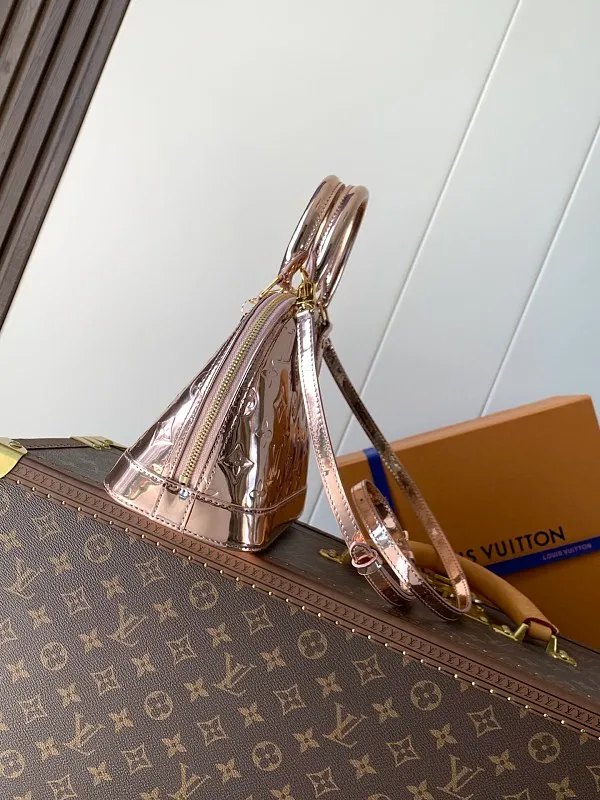 All Categories Official Website "Brand Women's Bags" Women's Bags 💙 LV 2026 New LV Crossbody Bag