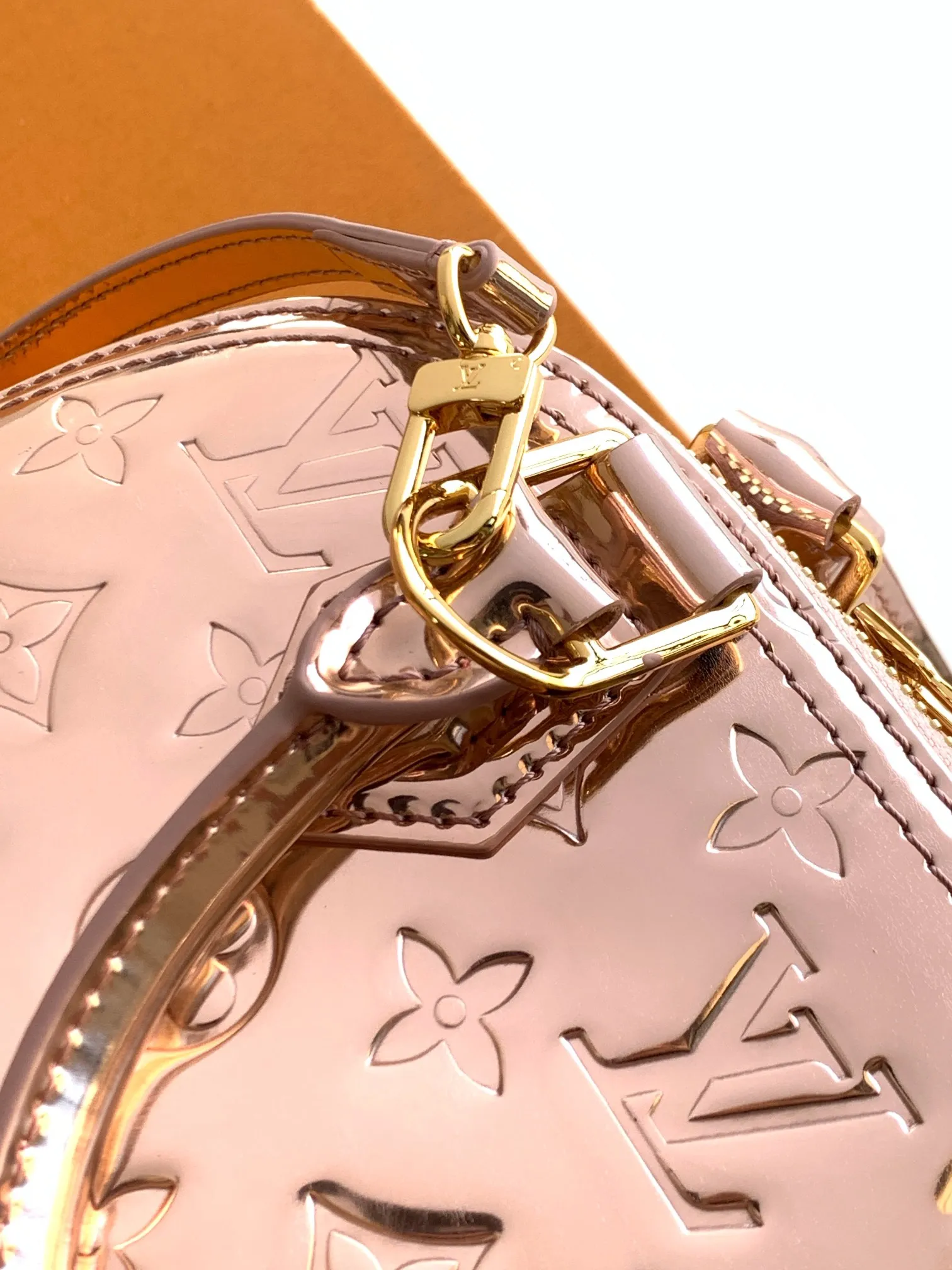 All Categories Official Website "Brand Women's Bags" Women's Bags 💙 LV 2026 New LV Crossbody Bag