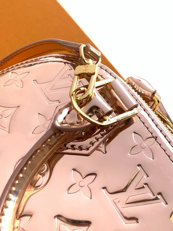 All Categories Official Website "Brand Women's Bags" Women's Bags 💙 LV 2026 New LV Crossbody Bag
