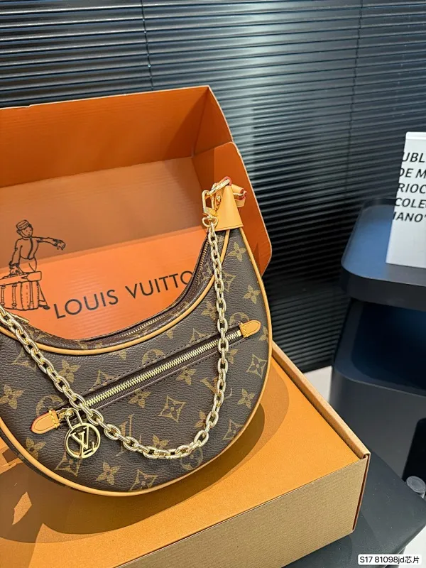 All categories Official website "Brand Women's Bags" Women's Bags 💙 LV 2025 new LV armpit bag