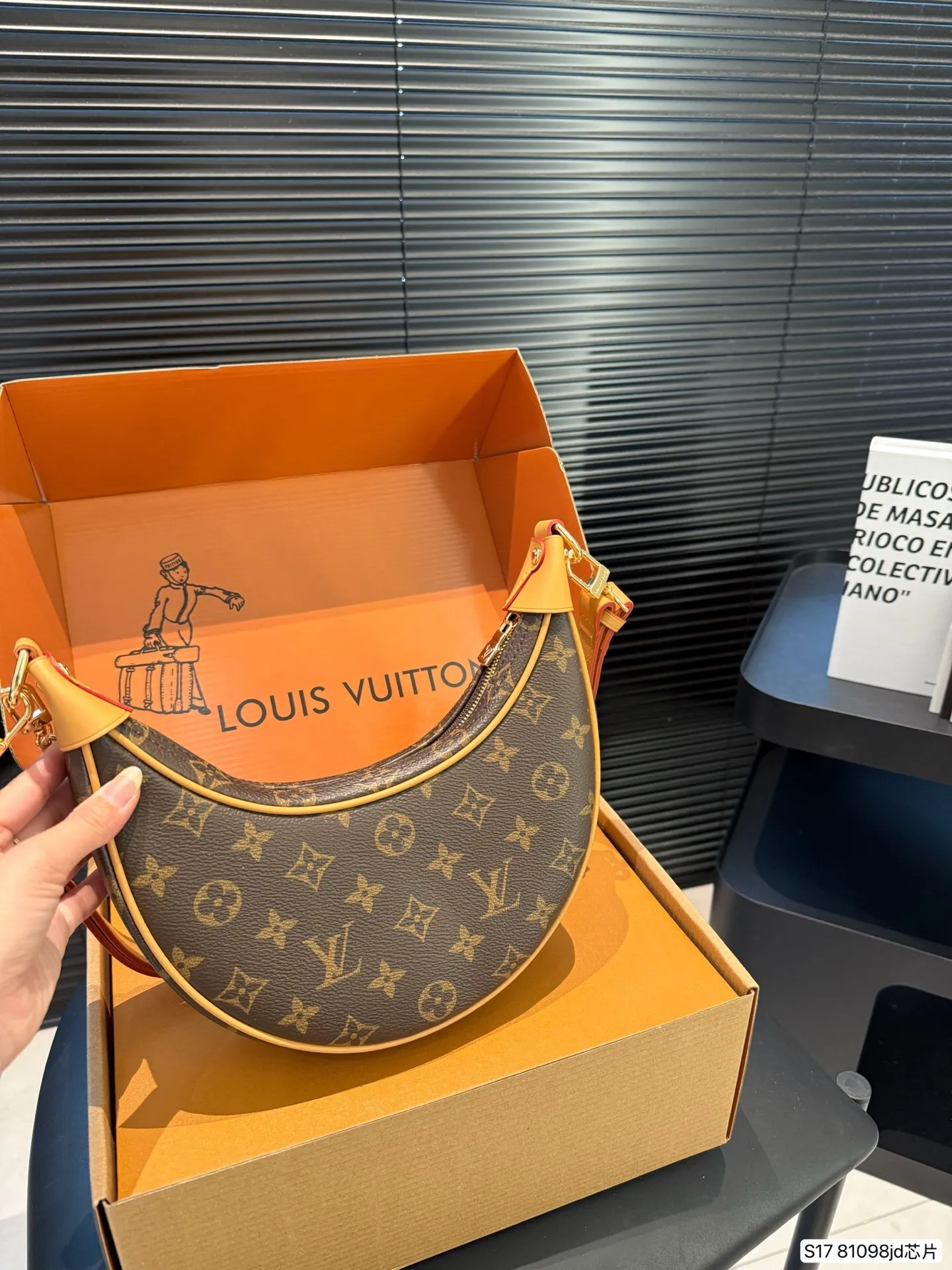 All categories Official website "Brand Women's Bags" Women's Bags 💙 LV 2025 new LV armpit bag