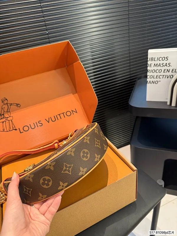 All categories Official website "Brand Women's Bags" Women's Bags 💙 LV 2025 new LV armpit bag