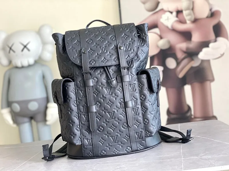 All categories 💚 Authentic bags 💚 LV LV classic backpack