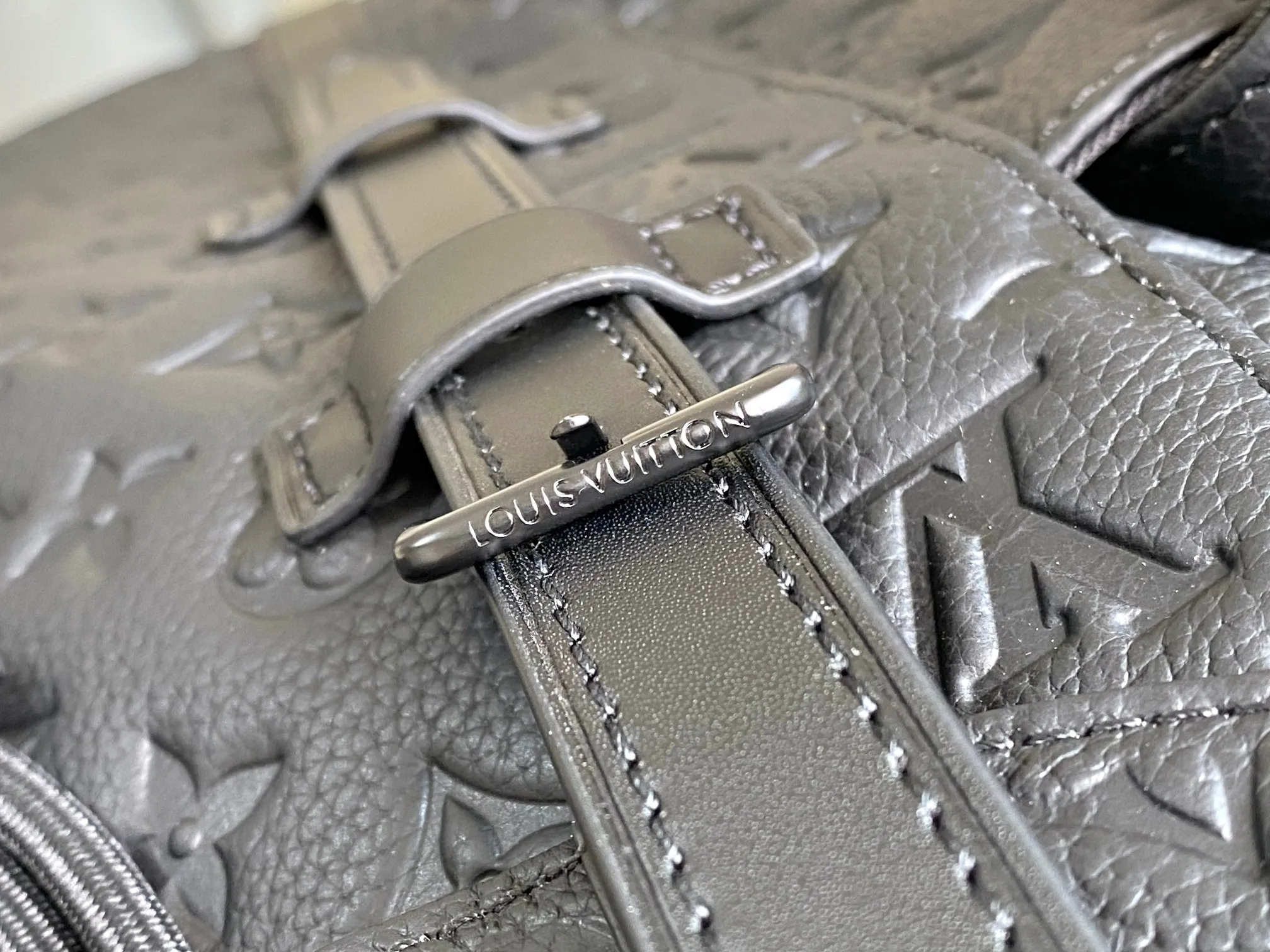 All categories 💚 Authentic bags 💚 LV LV classic backpack