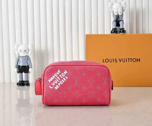 All categories Official website "Brand Women's Bags" Women's Bags 💙 LV 2026 new LV toiletry bag