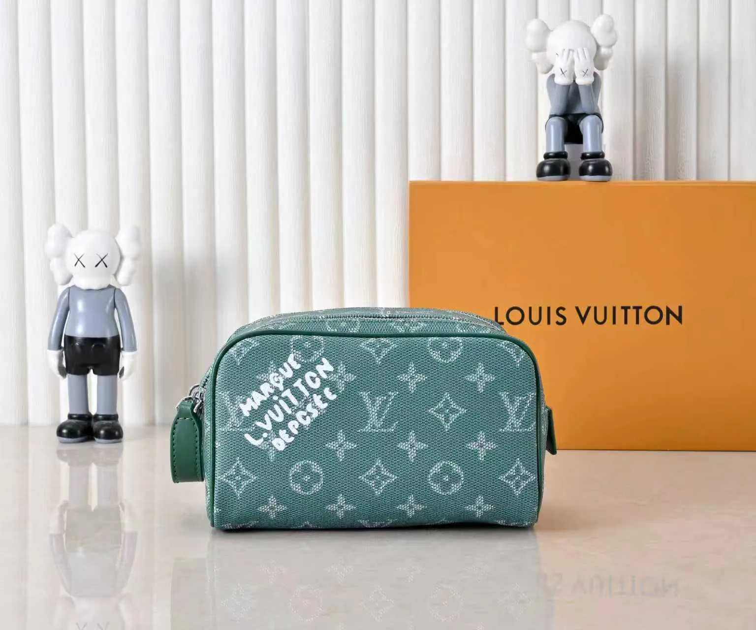 All categories Official website "Brand Women's Bags" Women's Bags 💙 LV 2026 new LV toiletry bag
