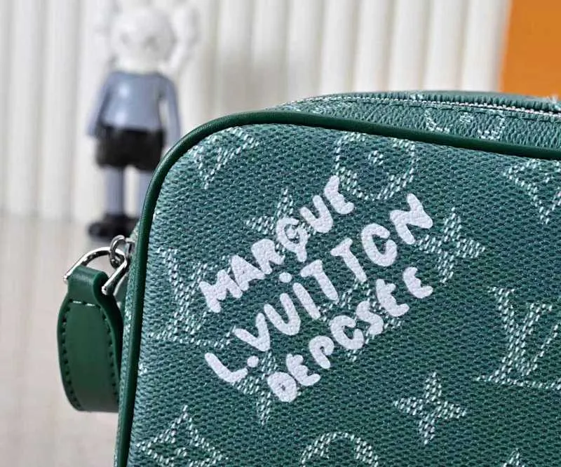 All categories Official website "Brand Women's Bags" Women's Bags 💙 LV 2026 new LV toiletry bag