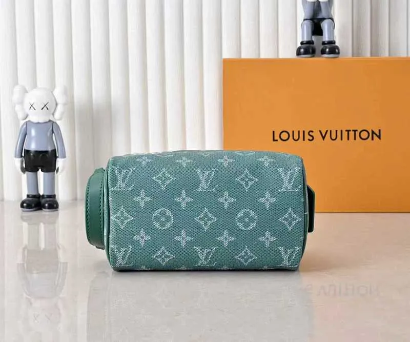 All categories Official website "Brand Women's Bags" Women's Bags 💙 LV 2026 new LV toiletry bag