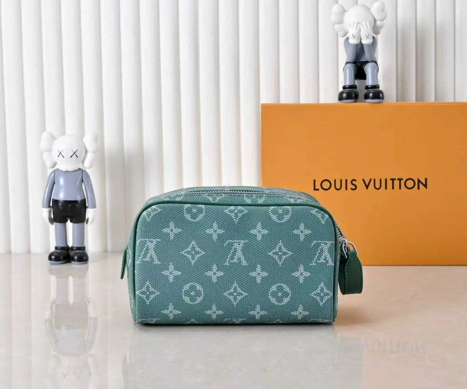 All categories Official website "Brand Women's Bags" Women's Bags 💙 LV 2026 new LV toiletry bag