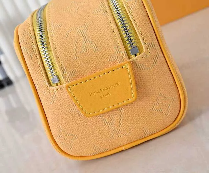All categories Official website "Brand Women's Bags" Women's Bags 💙 LV 2026 new LV toiletry bag