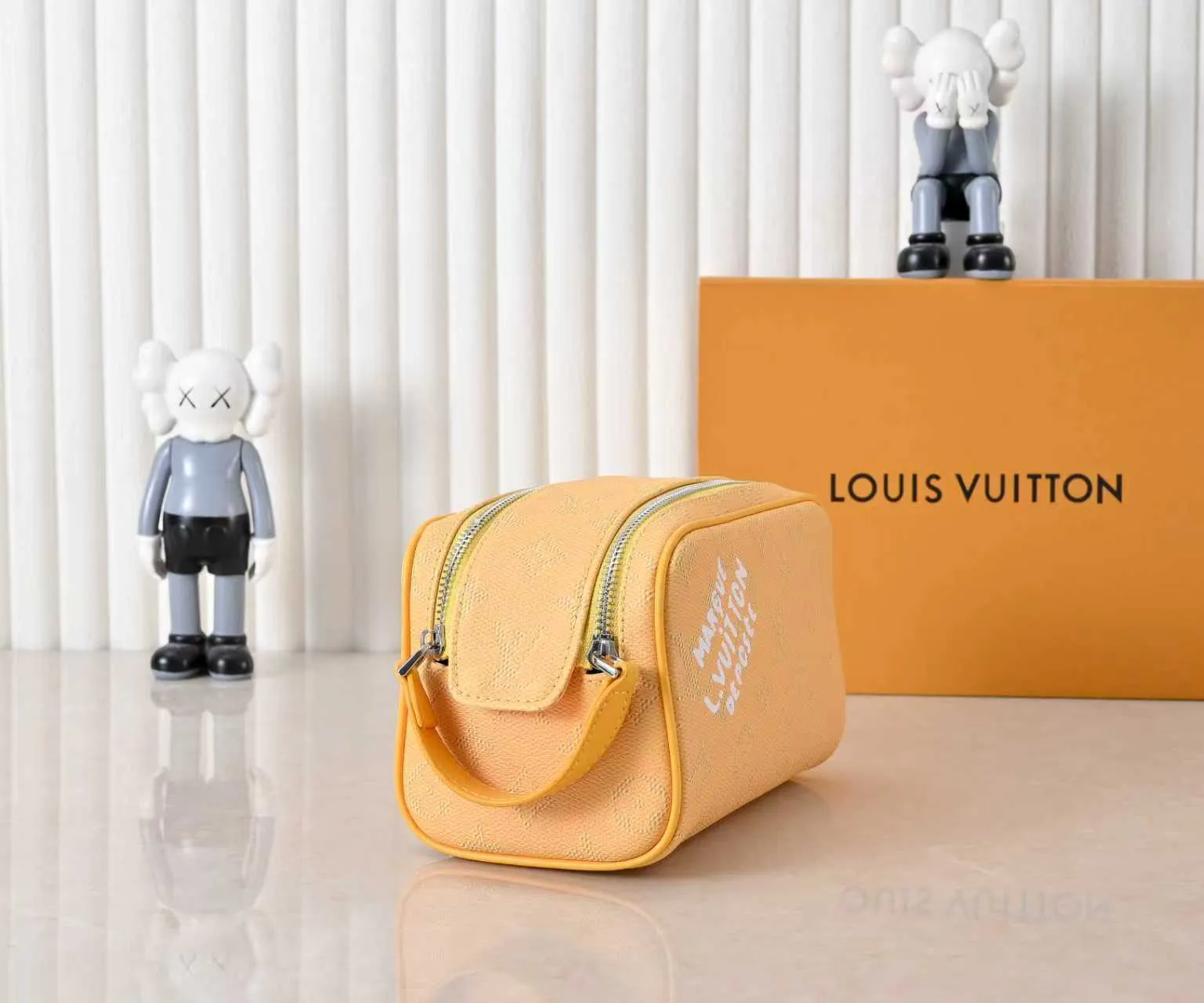 All categories Official website "Brand Women's Bags" Women's Bags 💙 LV 2026 new LV toiletry bag