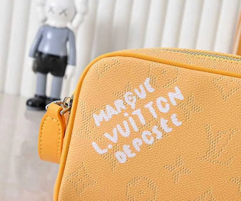 All categories Official website "Brand Women's Bags" Women's Bags 💙 LV 2026 new LV toiletry bag