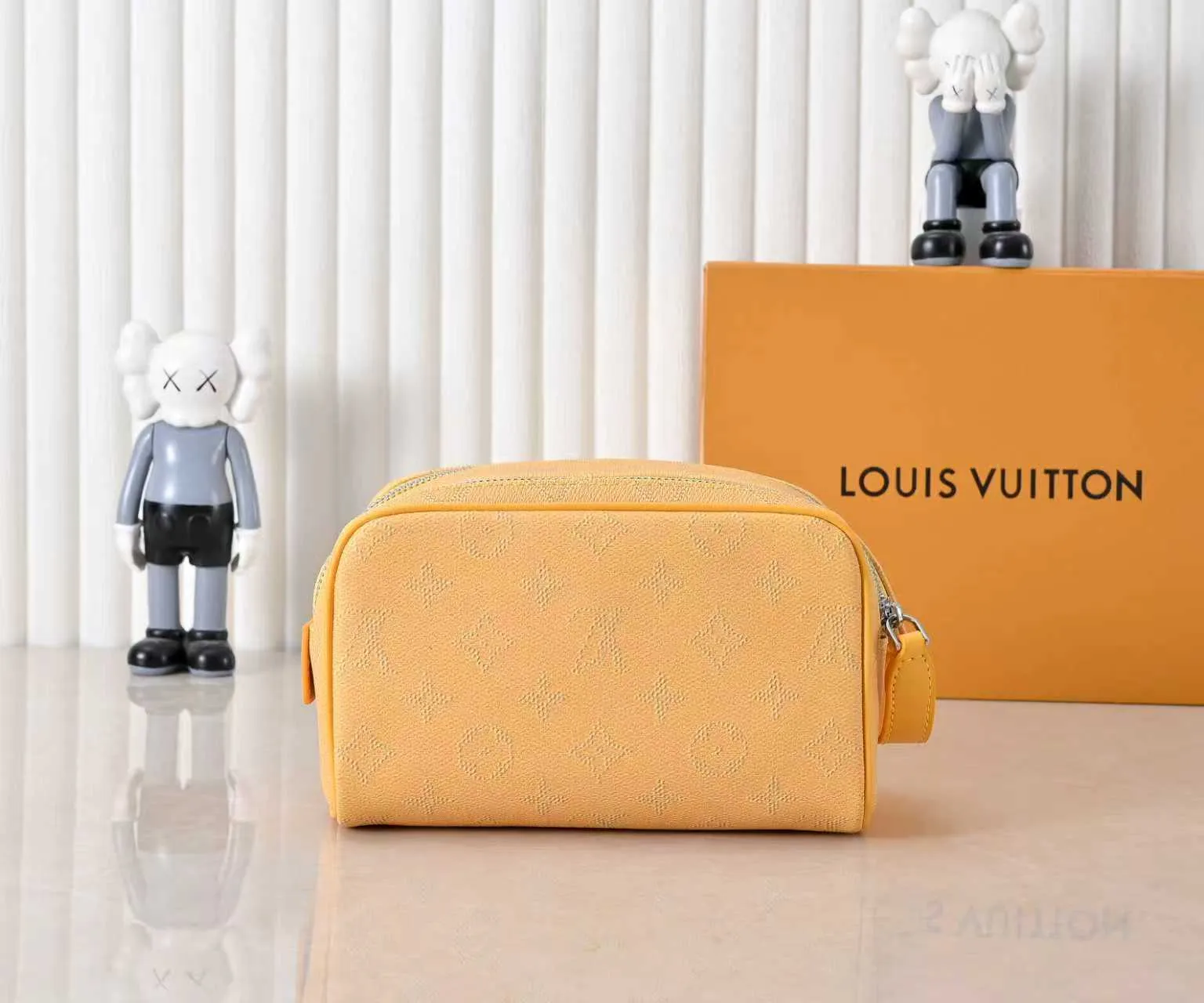 All categories Official website "Brand Women's Bags" Women's Bags 💙 LV 2026 new LV toiletry bag