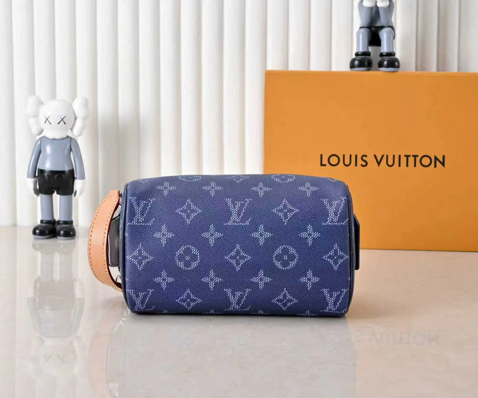 All categories Official website "Brand Women's Bags" Women's Bags 💙 LV 2026 new LV toiletry bag