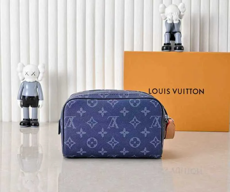 All categories Official website "Brand Women's Bags" Women's Bags 💙 LV 2026 new LV toiletry bag