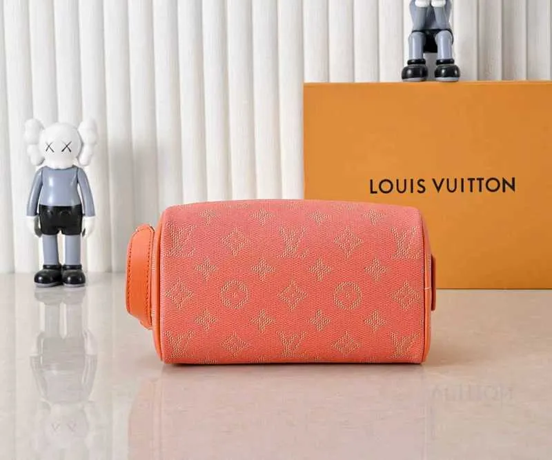 All categories Official website "Brand Women's Bags" Women's Bags 💙 LV 2026 new LV toiletry bag