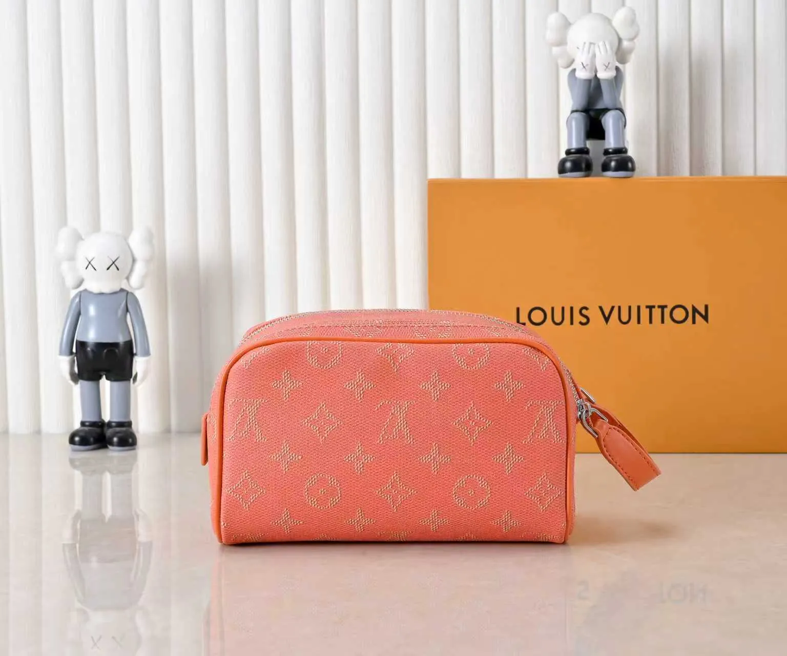 All categories Official website "Brand Women's Bags" Women's Bags 💙 LV 2026 new LV toiletry bag