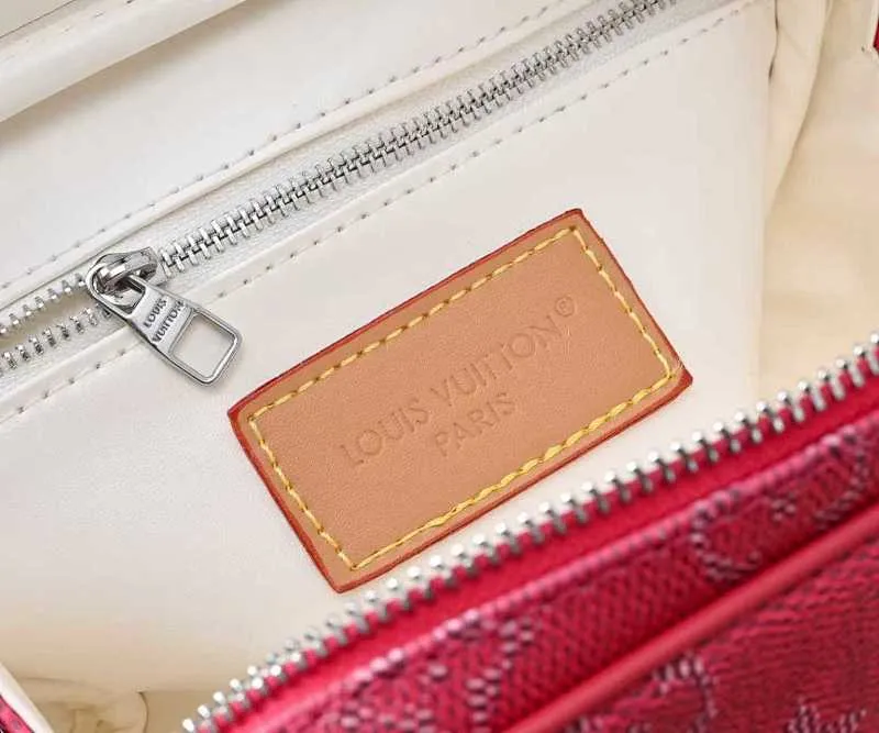 All categories Official website "Brand Women's Bags" Women's Bags 💙 LV 2026 new LV toiletry bag
