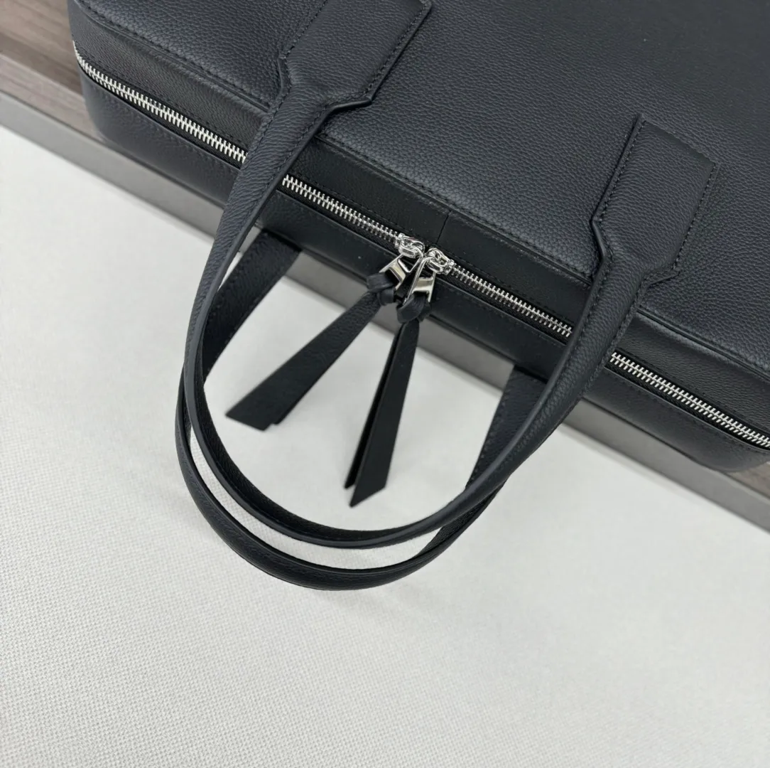 All Categories 💚 Top Version Men’s Bags 💚 Loewe 2026 Fashion LOEWE Genuine Leather Briefcase
