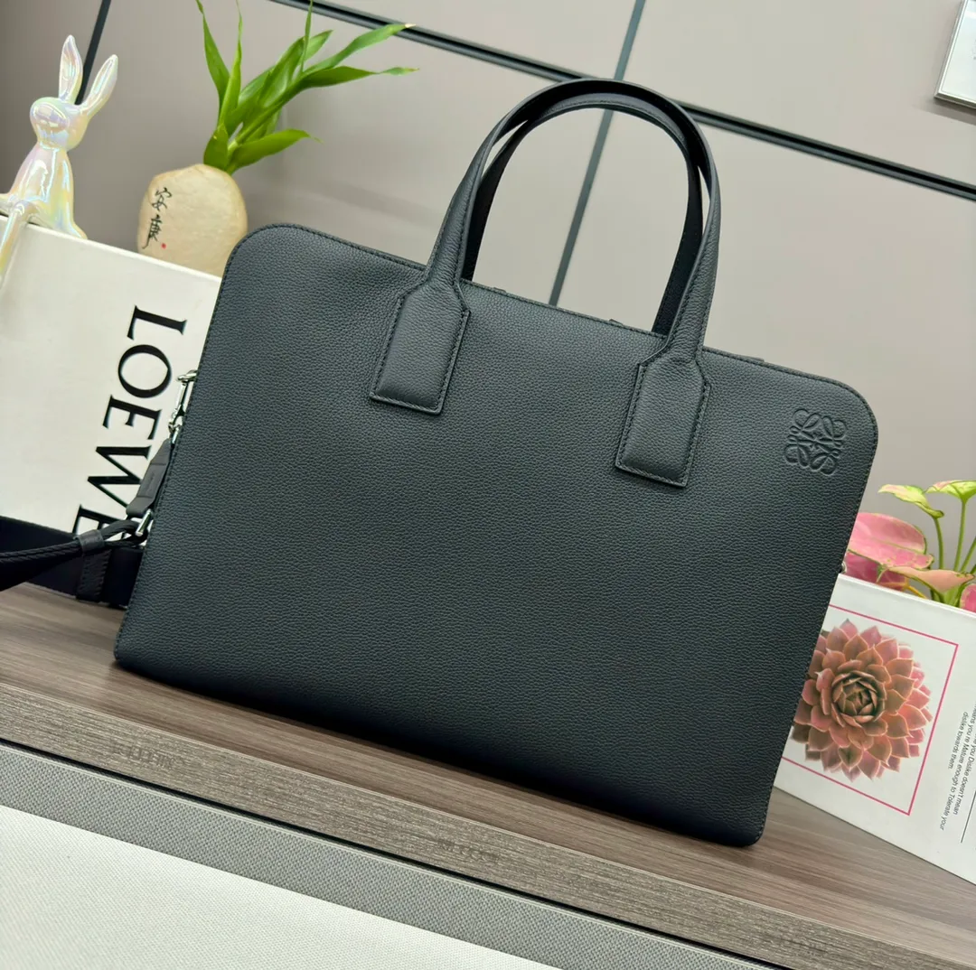 All Categories 💚 Top Version Men’s Bags 💚 Loewe 2026 Fashion LOEWE Genuine Leather Briefcase