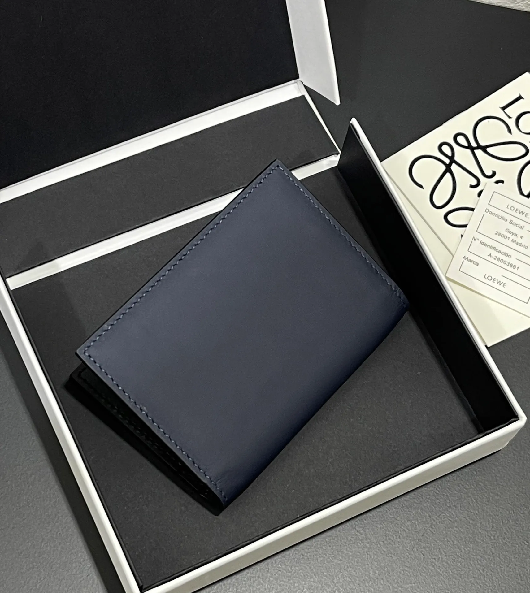 440💰Nappa cowhide bifold business card holder, four card slots, contrasting cowhide lining, model number 3809, size 10.5*7.5