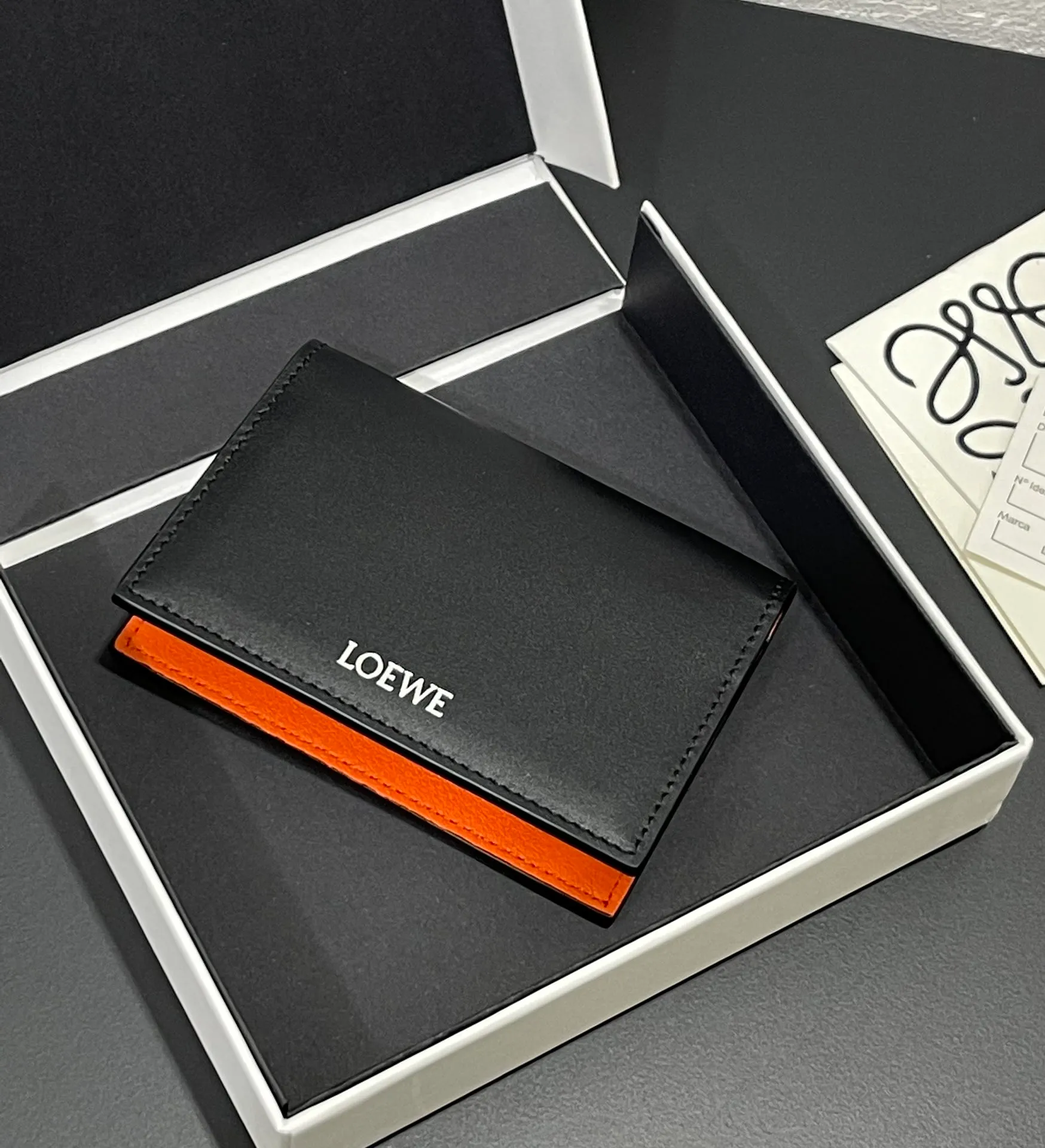 440💰Nappa cowhide bifold business card holder, four card slots, contrasting cowhide lining, model number 3809, size 10.5*7.5
