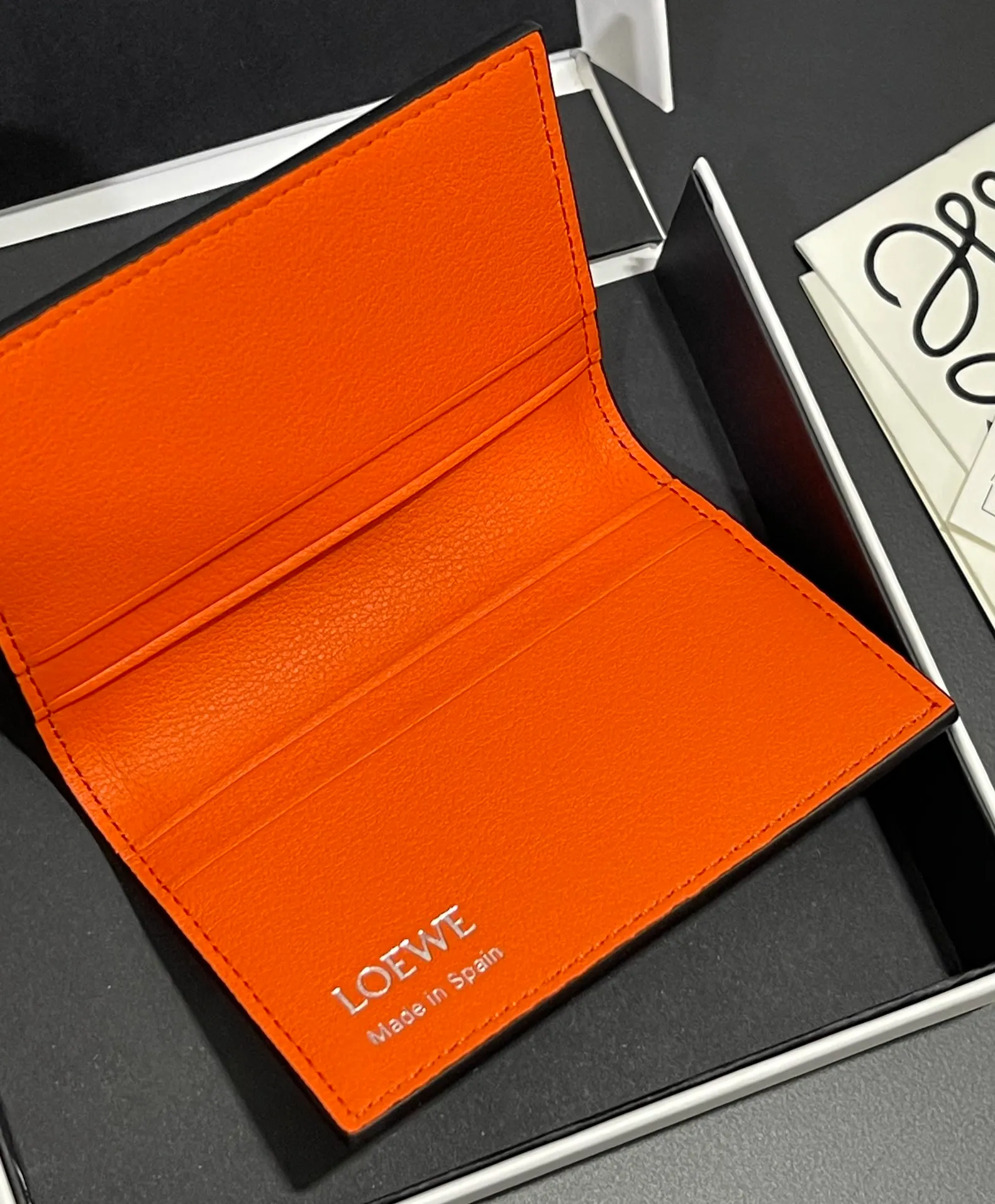 440💰Nappa cowhide bifold business card holder, four card slots, contrasting cowhide lining, model number 3809, size 10.5*7.5
