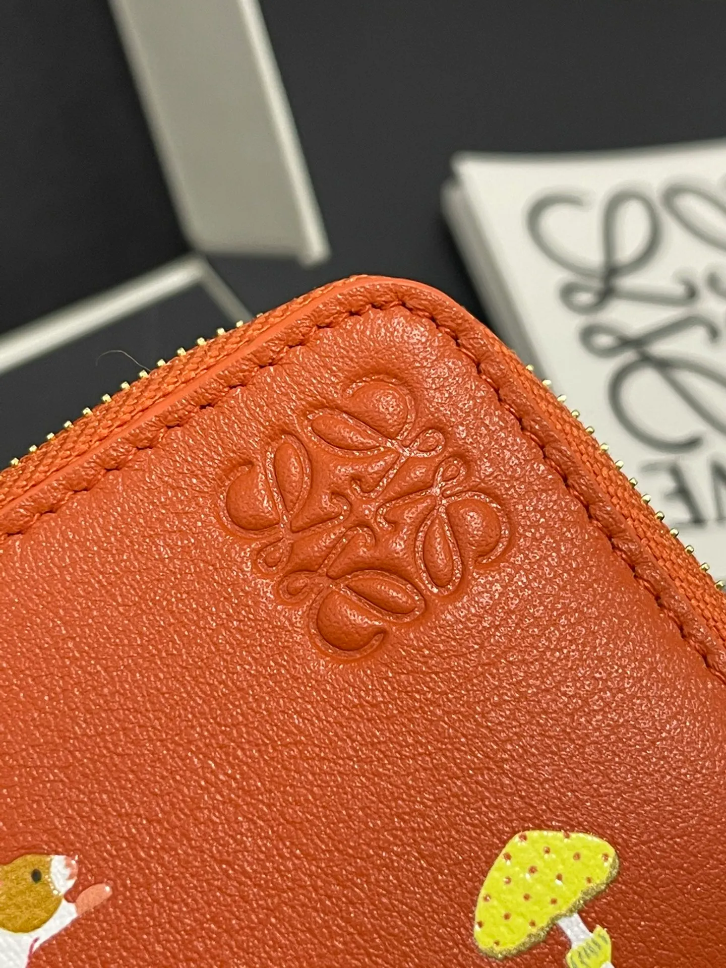 660💰Suna Fujita cooperation limited series hamster🐹Zip card holder Made of nappa calfskin, four card slots and zipper compartment, with hamster pattern, style number 3815, size 13*7.5 (⚠️Note: Each color of the silk screen pattern will be a little darker, which is inevitable, if you mind, please do not place an order)