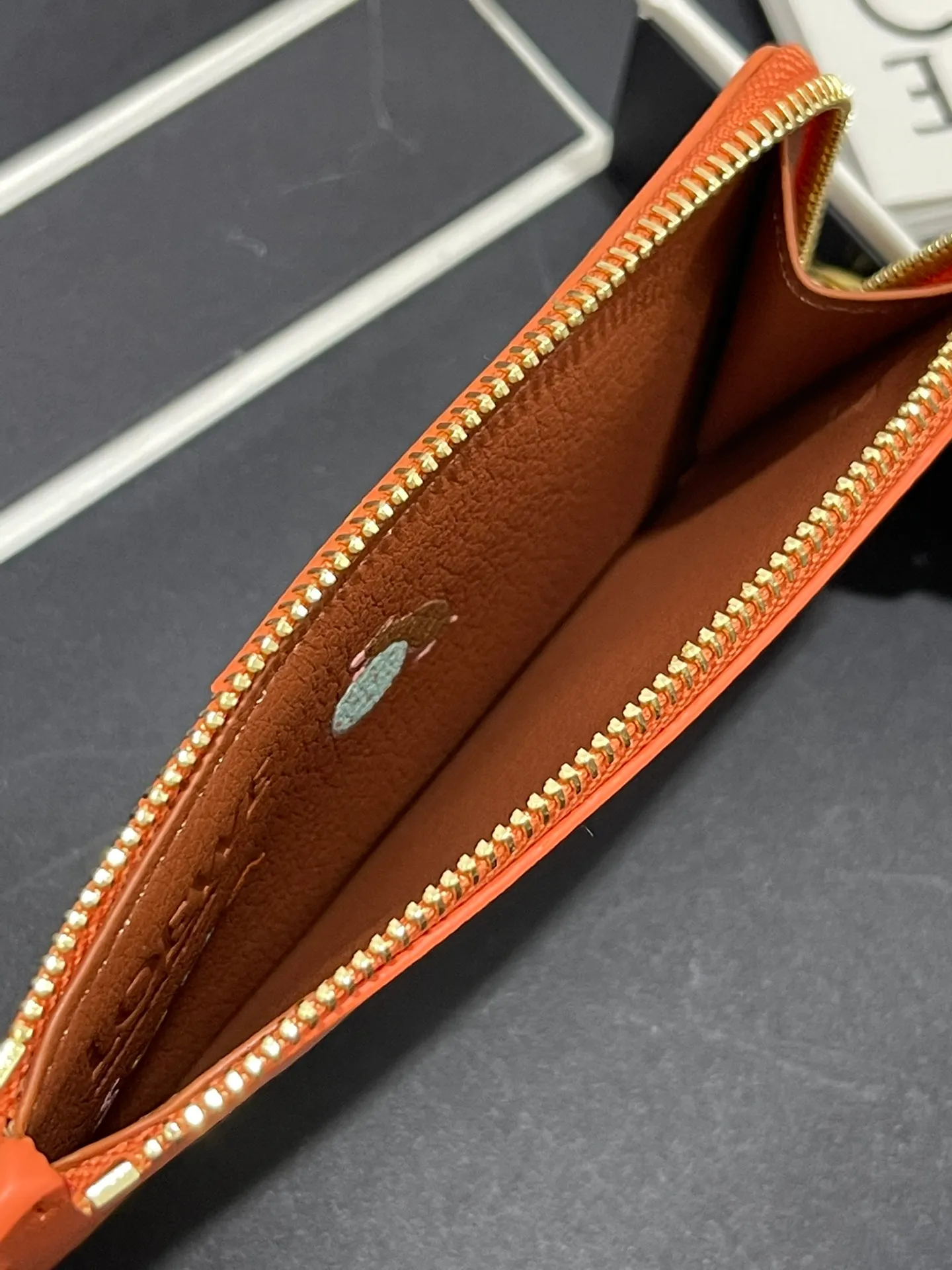 660💰Suna Fujita cooperation limited series hamster🐹Zip card holder Made of nappa calfskin, four card slots and zipper compartment, with hamster pattern, style number 3815, size 13*7.5 (⚠️Note: Each color of the silk screen pattern will be a little darker, which is inevitable, if you mind, please do not place an order)