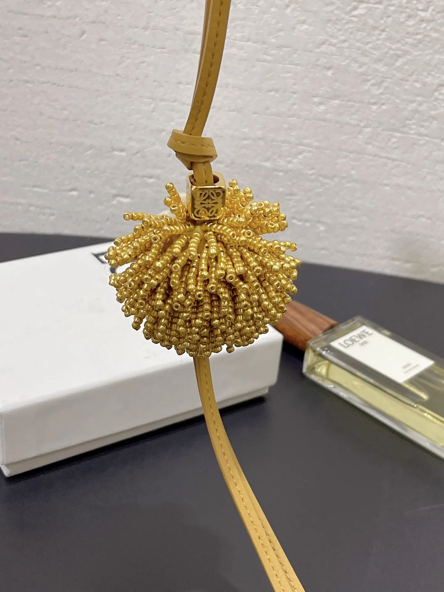 The hedgehog felt pendant is made of felt material and is purely handmade, which is time-consuming and labor-intensive. It can be matched with any bag and is extremely versatile. ⚠️Note: Each one is unique and cannot be guaranteed to be exactly the same. Please do not disturb perfectionists.