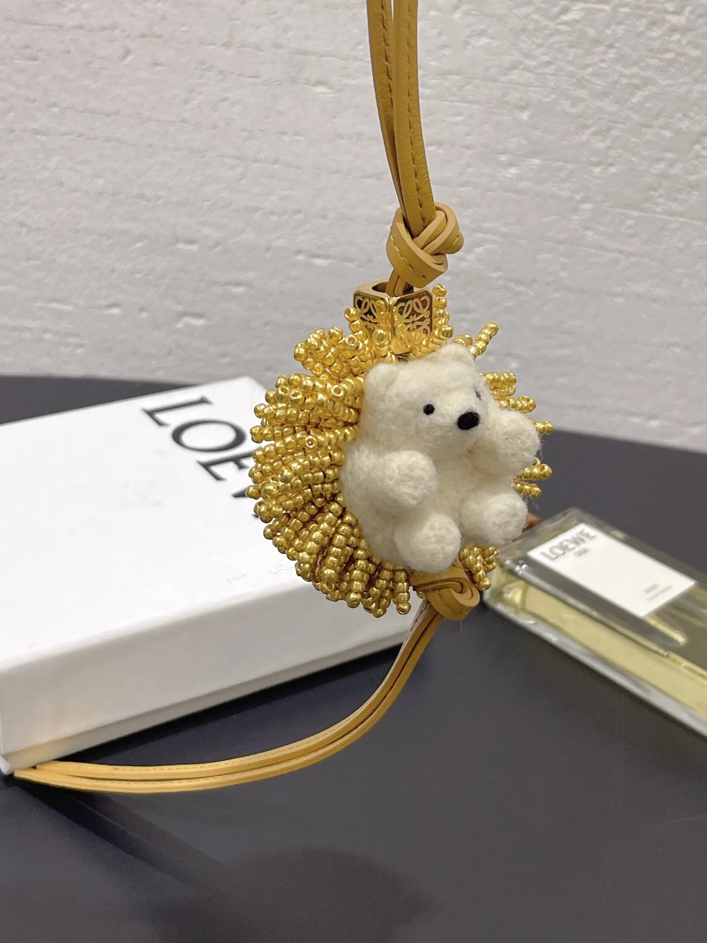 The hedgehog felt pendant is made of felt material and is purely handmade, which is time-consuming and labor-intensive. It can be matched with any bag and is extremely versatile. ⚠️Note: Each one is unique and cannot be guaranteed to be exactly the same. Please do not disturb perfectionists.