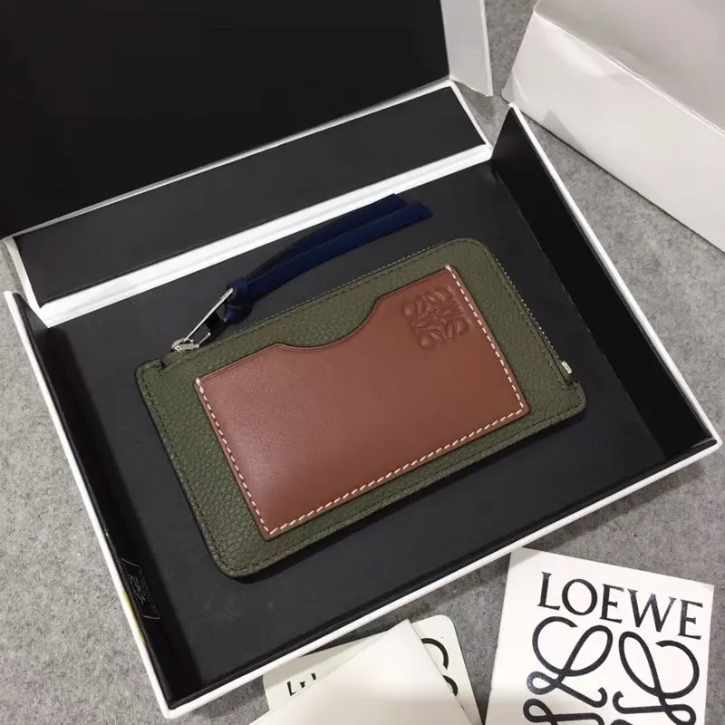 480💰 Color-blocked zippered card holder is made of soft pique calfskin and contrasting calfskin. There are card slots and zipper pockets on both sides, which can hold change and cards. It is exquisite and practical. Style number 3611, size 13*7.5