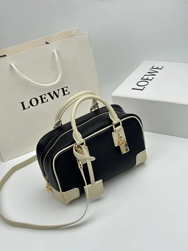 All categories Official website "Brand Women's Bags" Women's Bags 💙 Loewe 2026 new LOEWE crossbody bag