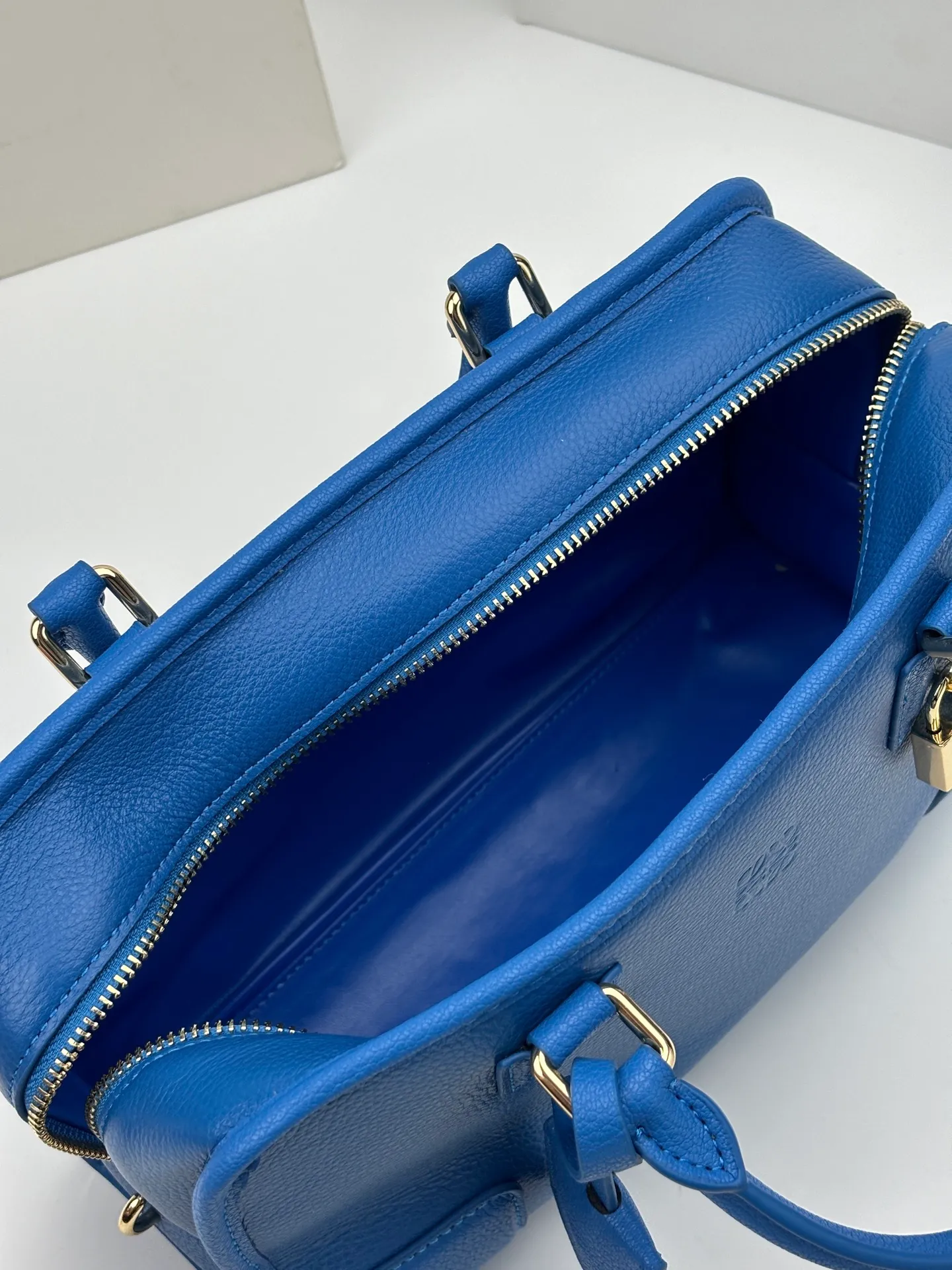 All categories Official website "Brand Women's Bags" Women's Bags 💙 Loewe 2026 new LOEWE crossbody bag