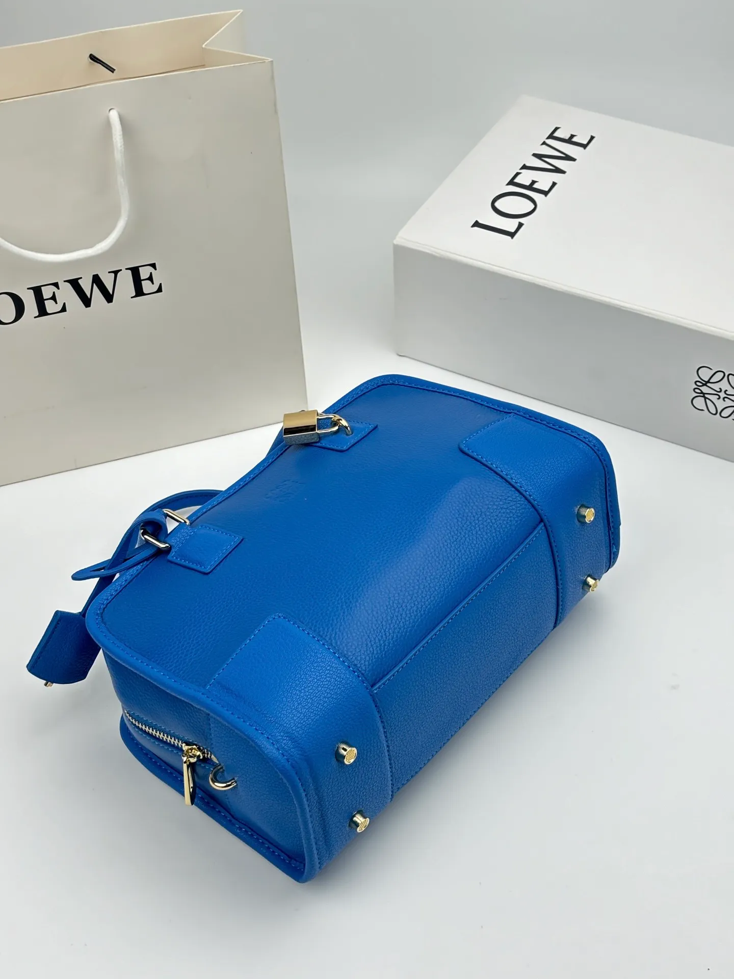 All categories Official website "Brand Women's Bags" Women's Bags 💙 Loewe 2026 new LOEWE crossbody bag