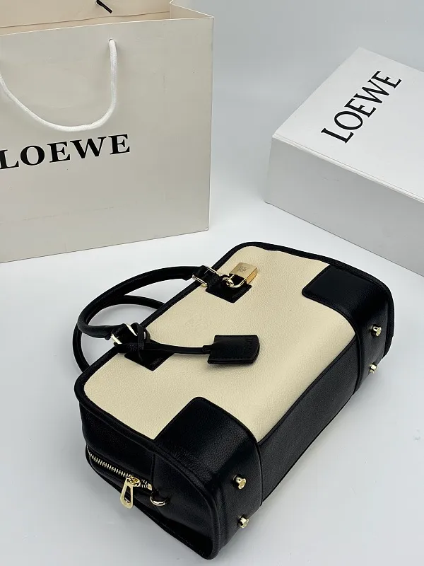All categories Official website "Brand Women's Bags" Women's Bags 💙 Loewe 2026 new LOEWE crossbody bag