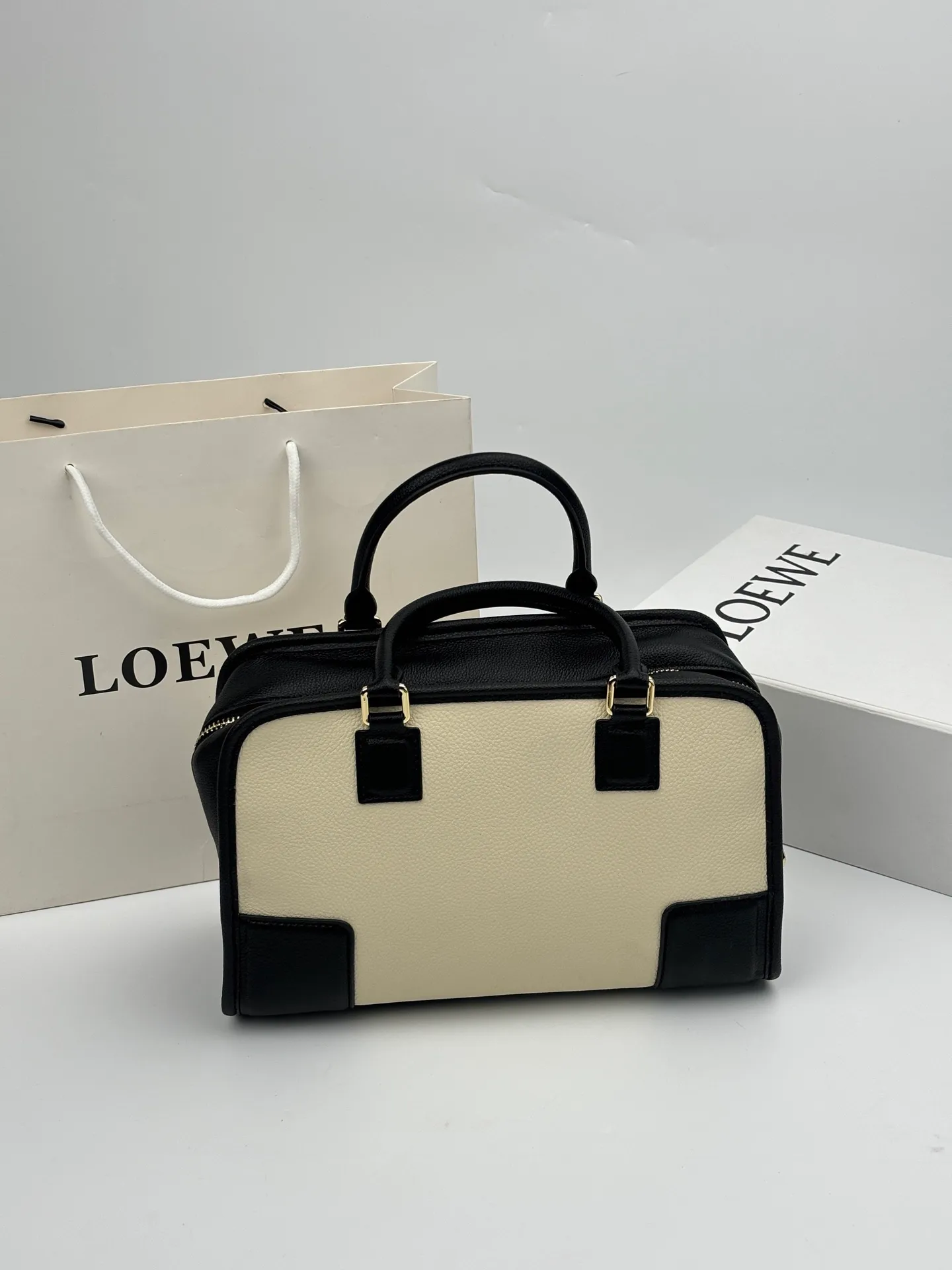 All categories Official website "Brand Women's Bags" Women's Bags 💙 Loewe 2026 new LOEWE crossbody bag