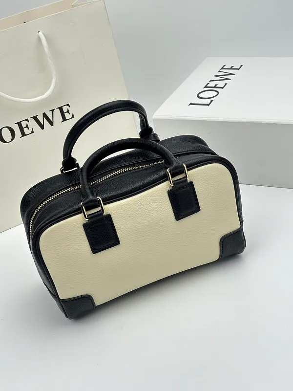 All categories Official website "Brand Women's Bags" Women's Bags 💙 Loewe 2026 new LOEWE crossbody bag