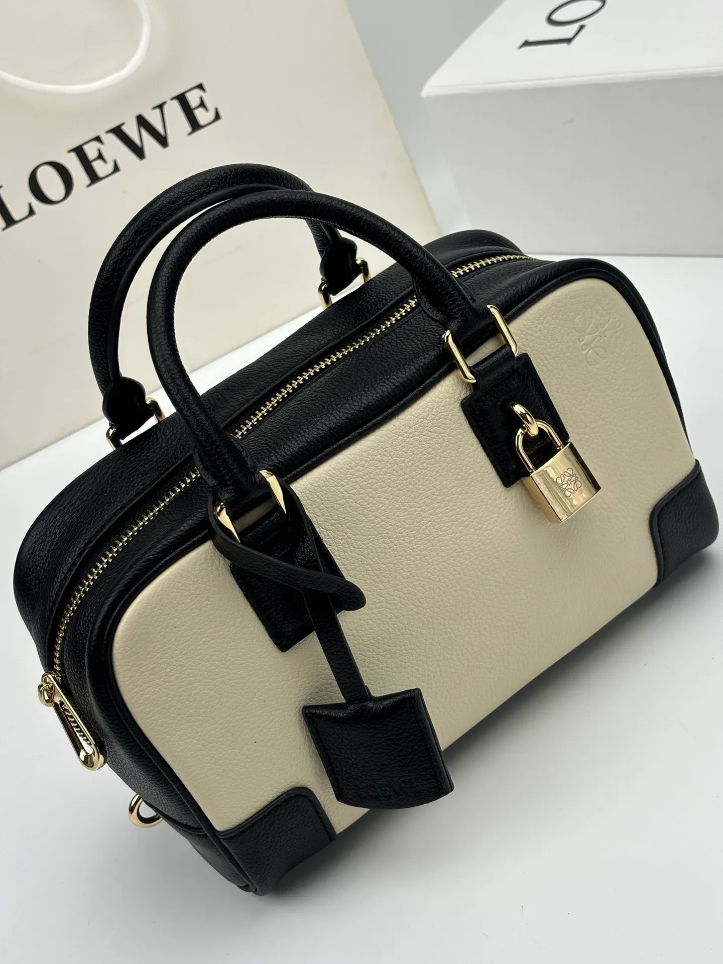 All categories Official website "Brand Women's Bags" Women's Bags 💙 Loewe 2026 new LOEWE crossbody bag