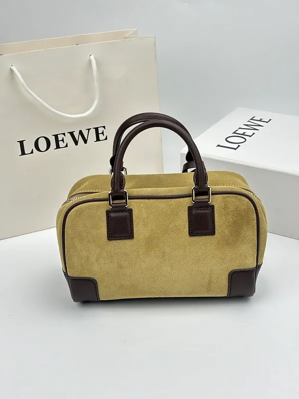 All categories Official website "Brand Women's Bags" Women's Bags 💙 Loewe 2026 new LOEWE crossbody bag
