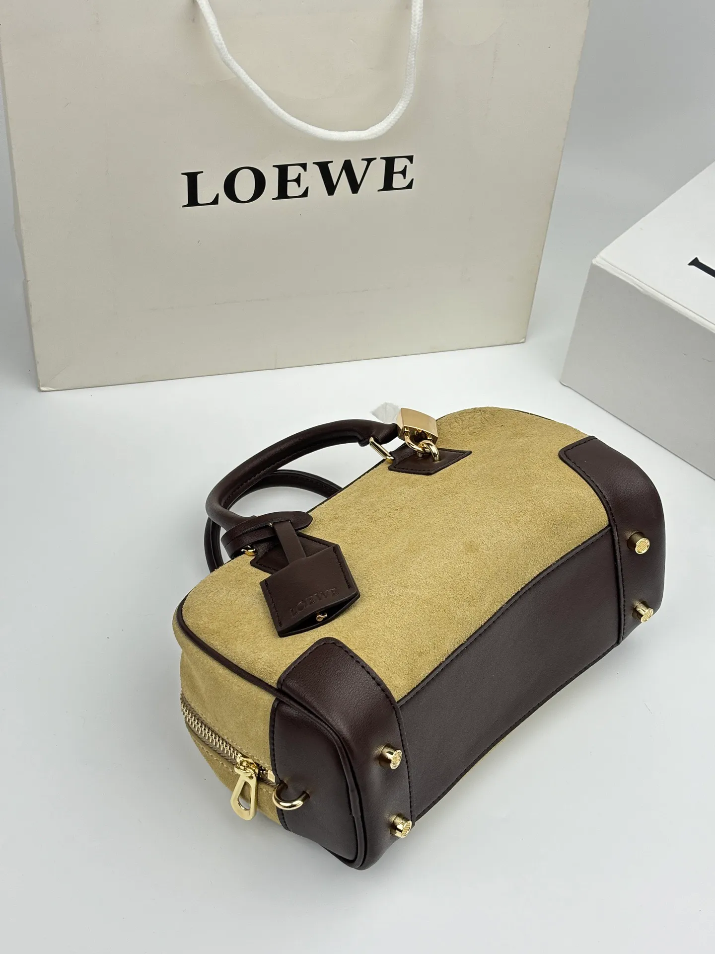 All categories Official website "Brand Women's Bags" Women's Bags 💙 Loewe 2026 new LOEWE crossbody bag