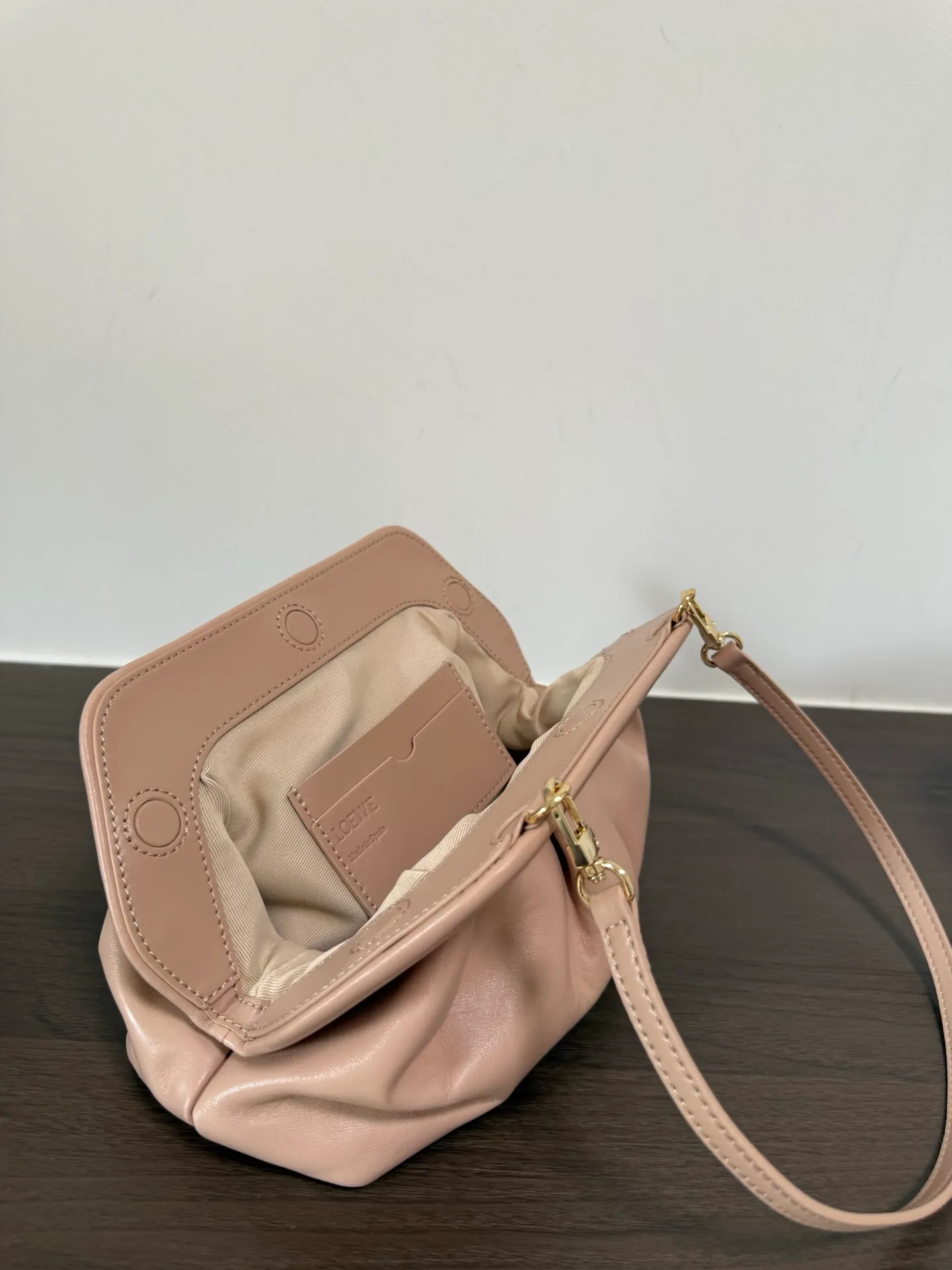 All categories Official website "Brand Women's Bags" Women's Bags 💙 Loewe 2026 new LOEWE armpit bag