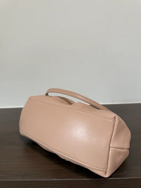 All categories Official website "Brand Women's Bags" Women's Bags 💙 Loewe 2026 new LOEWE armpit bag